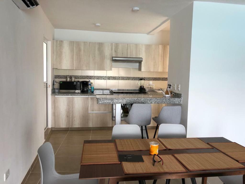 Departamento De Lujo 3 Recamaras En Exclente Ubicacion Appartement Cancún Buitenkant foto